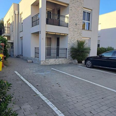 Apartman Lozancic Vir Exterior foto