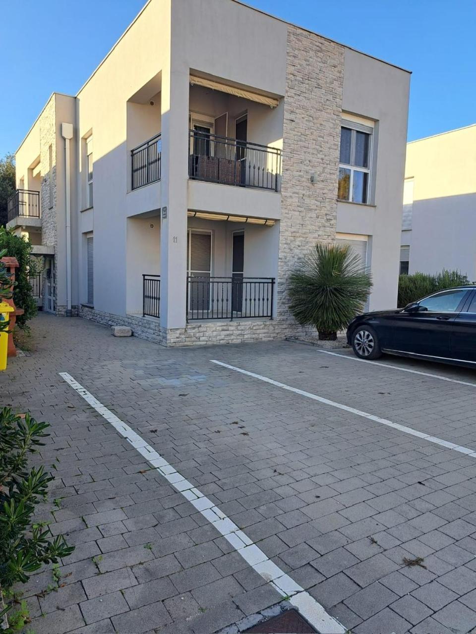 Apartman Lozancic Vir Exterior foto