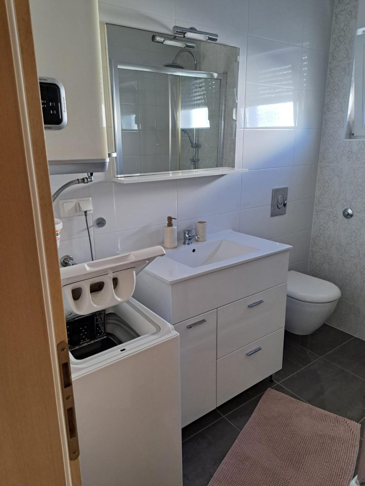 Apartman Lozancic Vir Exterior foto