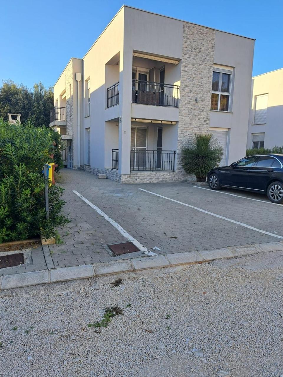 Apartman Lozancic Vir Exterior foto